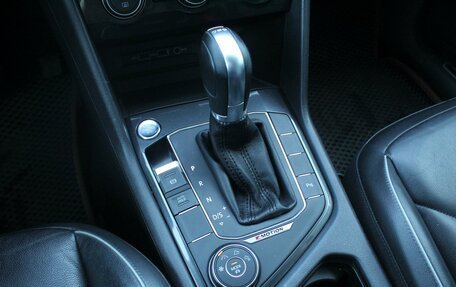 Volkswagen Tiguan II, 2018 год, 2 350 000 рублей, 23 фотография