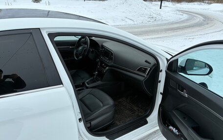 Hyundai Elantra VI рестайлинг, 2016 год, 1 700 000 рублей, 7 фотография