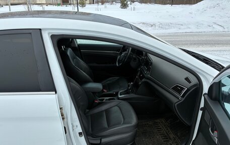 Hyundai Elantra VI рестайлинг, 2016 год, 1 700 000 рублей, 10 фотография