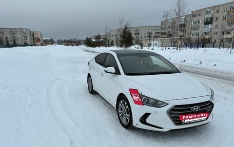 Hyundai Elantra VI рестайлинг, 2016 год, 1 700 000 рублей, 3 фотография