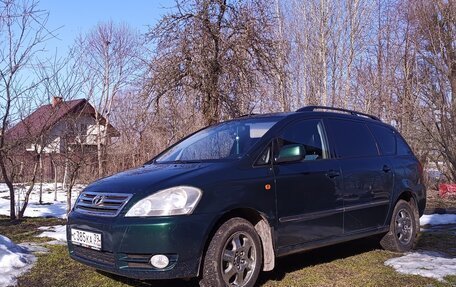 Toyota Avensis Verso I рестайлинг, 2001 год, 650 000 рублей, 3 фотография