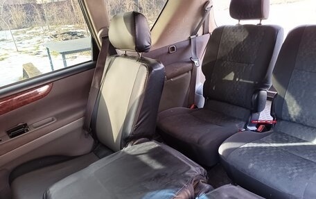 Toyota Avensis Verso I рестайлинг, 2001 год, 650 000 рублей, 8 фотография