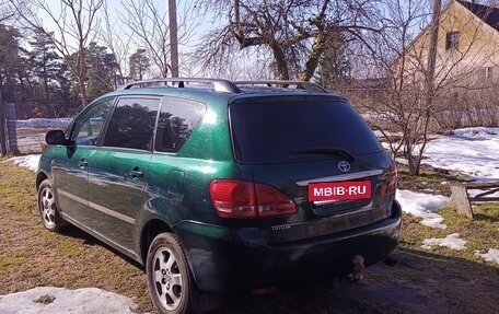 Toyota Avensis Verso I рестайлинг, 2001 год, 650 000 рублей, 2 фотография