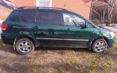 Toyota Avensis Verso I рестайлинг, 2001 год, 650 000 рублей, 10 фотография