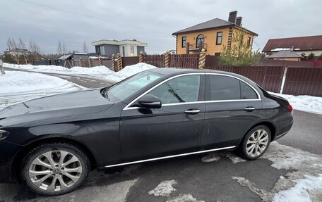Mercedes-Benz E-Класс, 2019 год, 3 600 000 рублей, 4 фотография