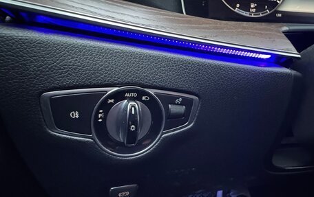 Mercedes-Benz E-Класс, 2019 год, 3 600 000 рублей, 8 фотография