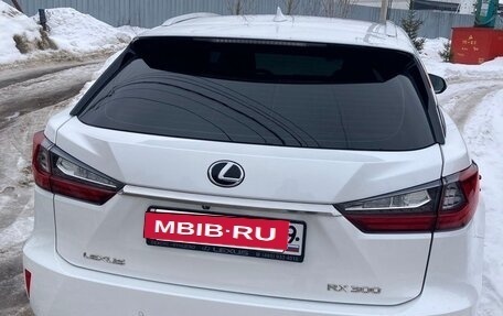 Lexus RX IV рестайлинг, 2018 год, 3 900 000 рублей, 2 фотография