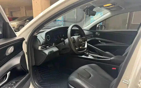 Hyundai Elantra, 2023 год, 1 920 000 рублей, 6 фотография