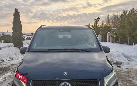 Mercedes-Benz V-Класс, 2018 год, 4 950 000 рублей, 1 фотография