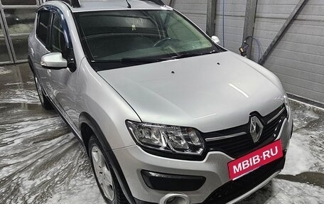 Renault Sandero II рестайлинг, 2015 год, 880 000 рублей, 1 фотография