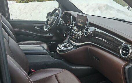 Mercedes-Benz V-Класс, 2018 год, 4 950 000 рублей, 10 фотография