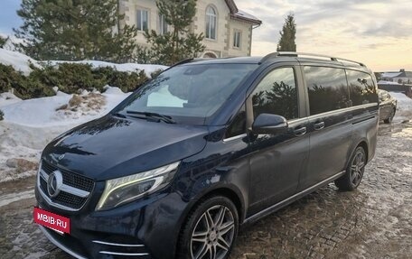 Mercedes-Benz V-Класс, 2018 год, 4 950 000 рублей, 9 фотография