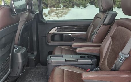 Mercedes-Benz V-Класс, 2018 год, 4 950 000 рублей, 14 фотография