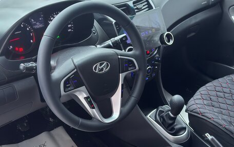 Hyundai Solaris II рестайлинг, 2011 год, 545 000 рублей, 16 фотография