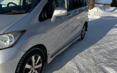 Honda Freed I, 2010 год, 850 000 рублей, 3 фотография