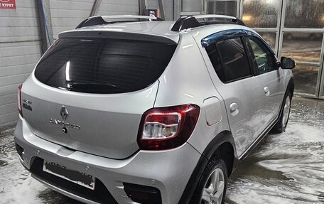 Renault Sandero II рестайлинг, 2015 год, 880 000 рублей, 2 фотография