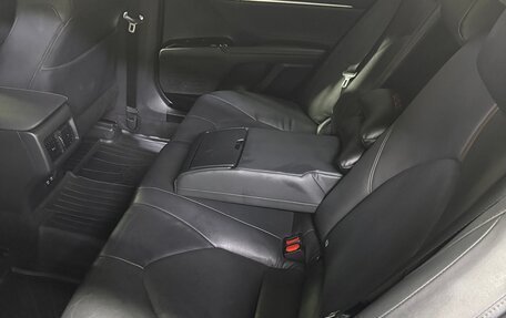 Toyota Camry, 2018 год, 2 700 000 рублей, 10 фотография