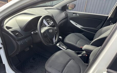 Hyundai Solaris II рестайлинг, 2011 год, 890 000 рублей, 7 фотография