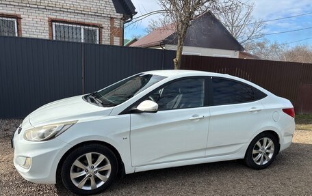 Hyundai Solaris II рестайлинг, 2011 год, 890 000 рублей, 2 фотография