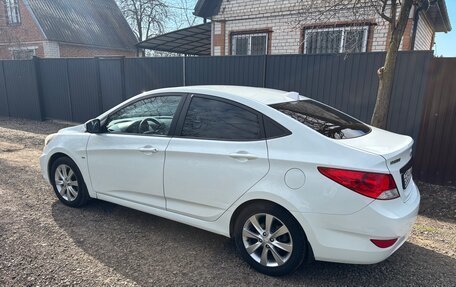 Hyundai Solaris II рестайлинг, 2011 год, 890 000 рублей, 3 фотография