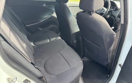 Hyundai Solaris II рестайлинг, 2011 год, 890 000 рублей, 11 фотография