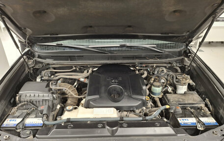 Toyota Land Cruiser Prado 150 рестайлинг 2, 2016 год, 3 709 000 рублей, 13 фотография