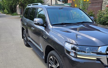 Toyota Land Cruiser 200, 2021 год, 11 200 000 рублей, 3 фотография