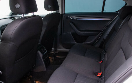 Skoda Octavia, 2018 год, 1 890 000 рублей, 11 фотография