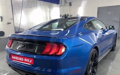 Ford Mustang VI рестайлинг, 2021 год, 3 840 000 рублей, 2 фотография