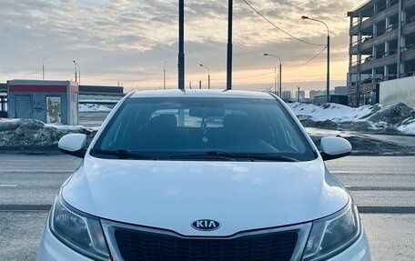 KIA Rio III рестайлинг, 2015 год, 1 000 000 рублей, 2 фотография