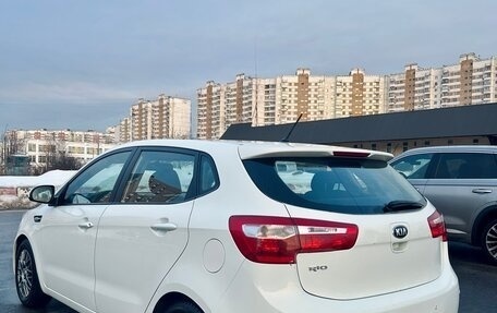 KIA Rio III рестайлинг, 2015 год, 1 000 000 рублей, 4 фотография