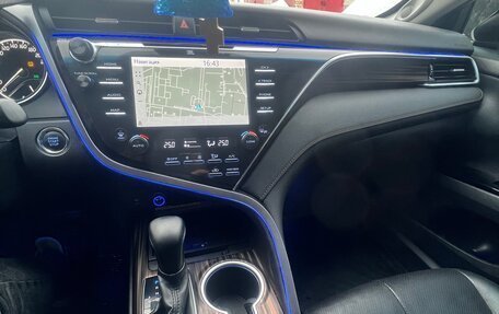 Toyota Camry, 2019 год, 3 500 000 рублей, 5 фотография