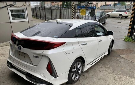 Toyota Prius IV XW50, 2017 год, 4 фотография