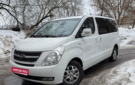 Hyundai Grand Starex Grand Starex I рестайлинг 2, 2012 год, 1 590 000 рублей, 3 фотография