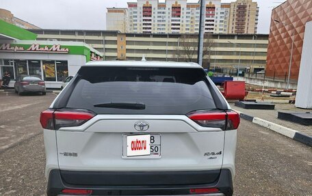 Toyota RAV4, 2021 год, 3 700 000 рублей, 6 фотография