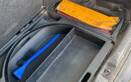 Mazda Premacy III, 2001 год, 435 000 рублей, 23 фотография