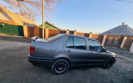 Volkswagen Vento, 1992 год, 150 000 рублей, 3 фотография