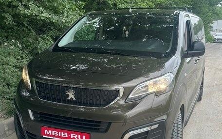 Peugeot Traveller I, 2018 год, 3 350 000 рублей, 1 фотография