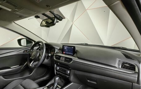 Mazda 6, 2018 год, 2 243 000 рублей, 13 фотография