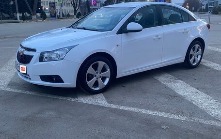 Chevrolet Cruze II, 2010 год, 745 000 рублей, 5 фотография