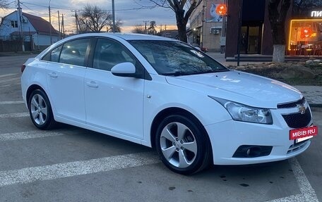 Chevrolet Cruze II, 2010 год, 745 000 рублей, 10 фотография