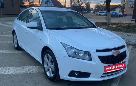 Chevrolet Cruze II, 2010 год, 745 000 рублей, 8 фотография