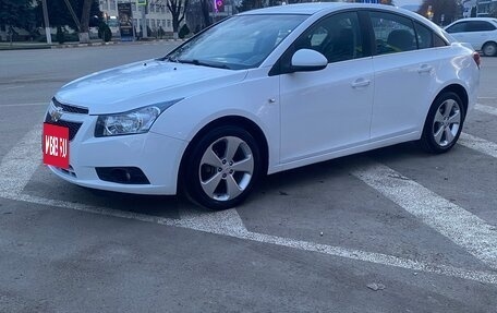 Chevrolet Cruze II, 2010 год, 745 000 рублей, 6 фотография