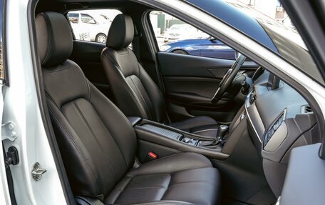 Mazda CX-4, 2023 год, 2 990 000 рублей, 8 фотография