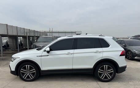 Volkswagen Tiguan II, 2023 год, 3 150 777 рублей, 3 фотография