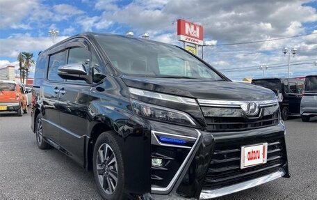 Toyota Voxy III, 2020 год, 1 950 001 рублей, 3 фотография