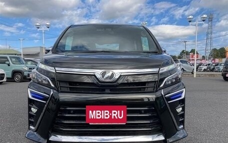 Toyota Voxy III, 2020 год, 1 950 001 рублей, 2 фотография