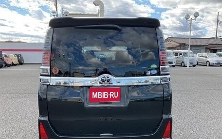 Toyota Voxy III, 2020 год, 1 950 001 рублей, 8 фотография