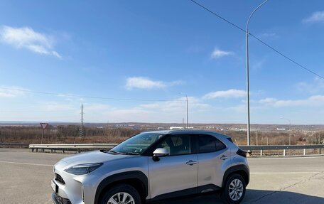 Toyota Yaris Cross, 2022 год, 2 000 000 рублей, 2 фотография