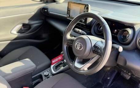 Toyota Yaris Cross, 2022 год, 2 000 000 рублей, 7 фотография